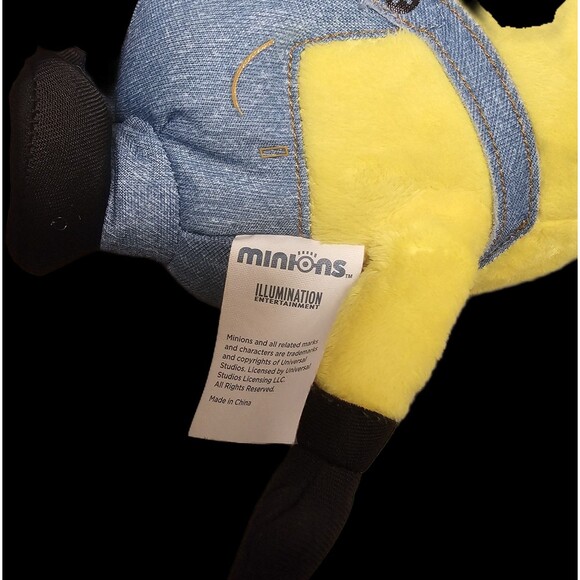Despicable Me Stuart the Minion One Eyed Stuffed Plush Toy 9.5" inches Tall - Picture 7 of 7